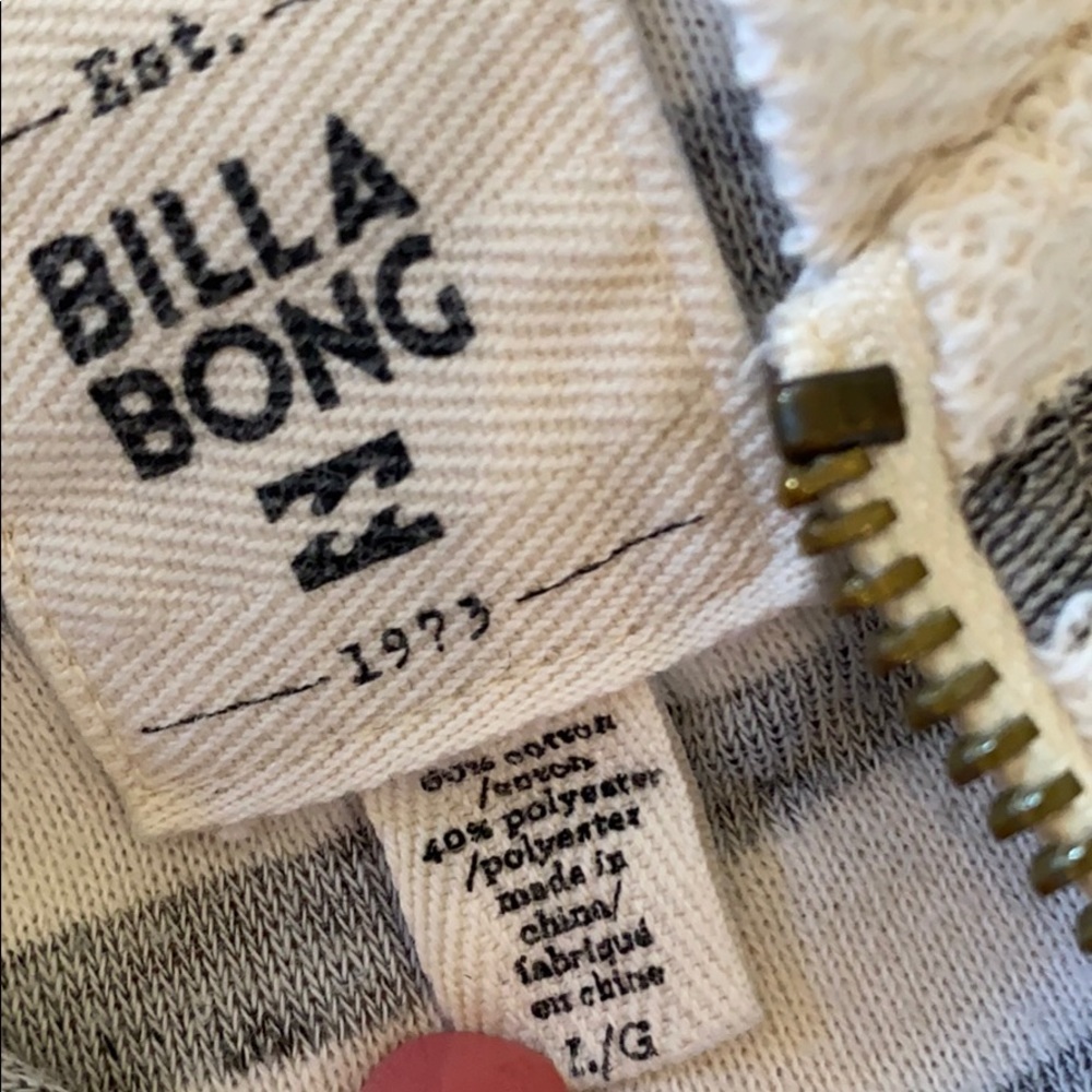 BillaBong - Picture 3 of 3